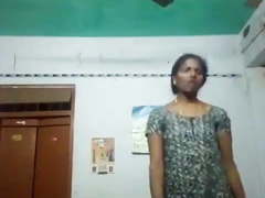 Tamil housewife video chatting part 1